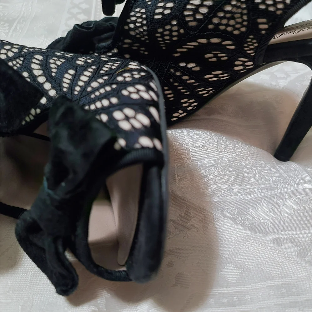 Seychelles Special Edition Black Slingback Bowed Stiletto Pumps Size 7 - Picture 5 of 8